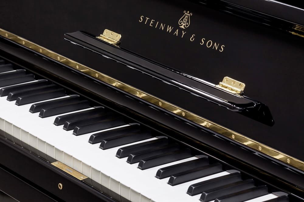 PIANO DROIT STEINWAY & SONS K132