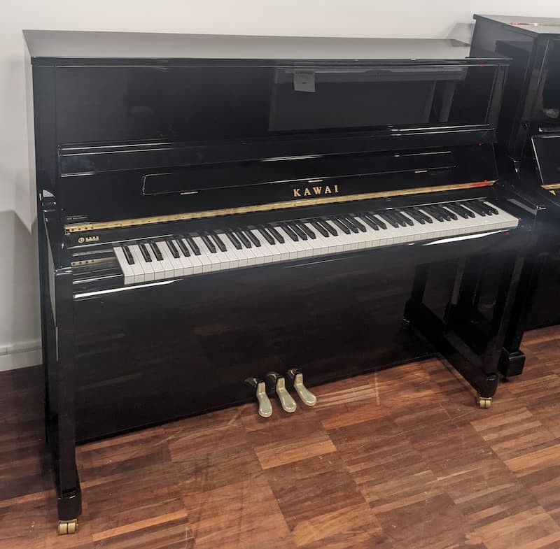 Piano droit KAWAI K300