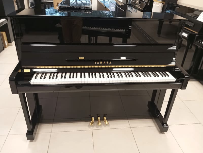 Piano droit YAMAHA B3 noir